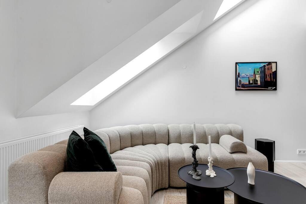 Luxury Penthous - 3 Bedroom - 2 Bath - Freeparking - Downtown Appartamento *